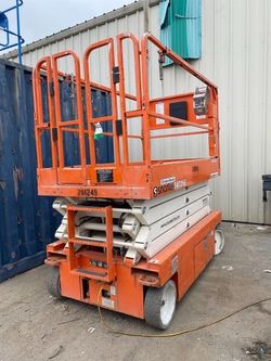 FOR SALE: Snorkel S4726E 26' Scissor Lift | ~409 Hours | $8,199 + Tax (OBO)