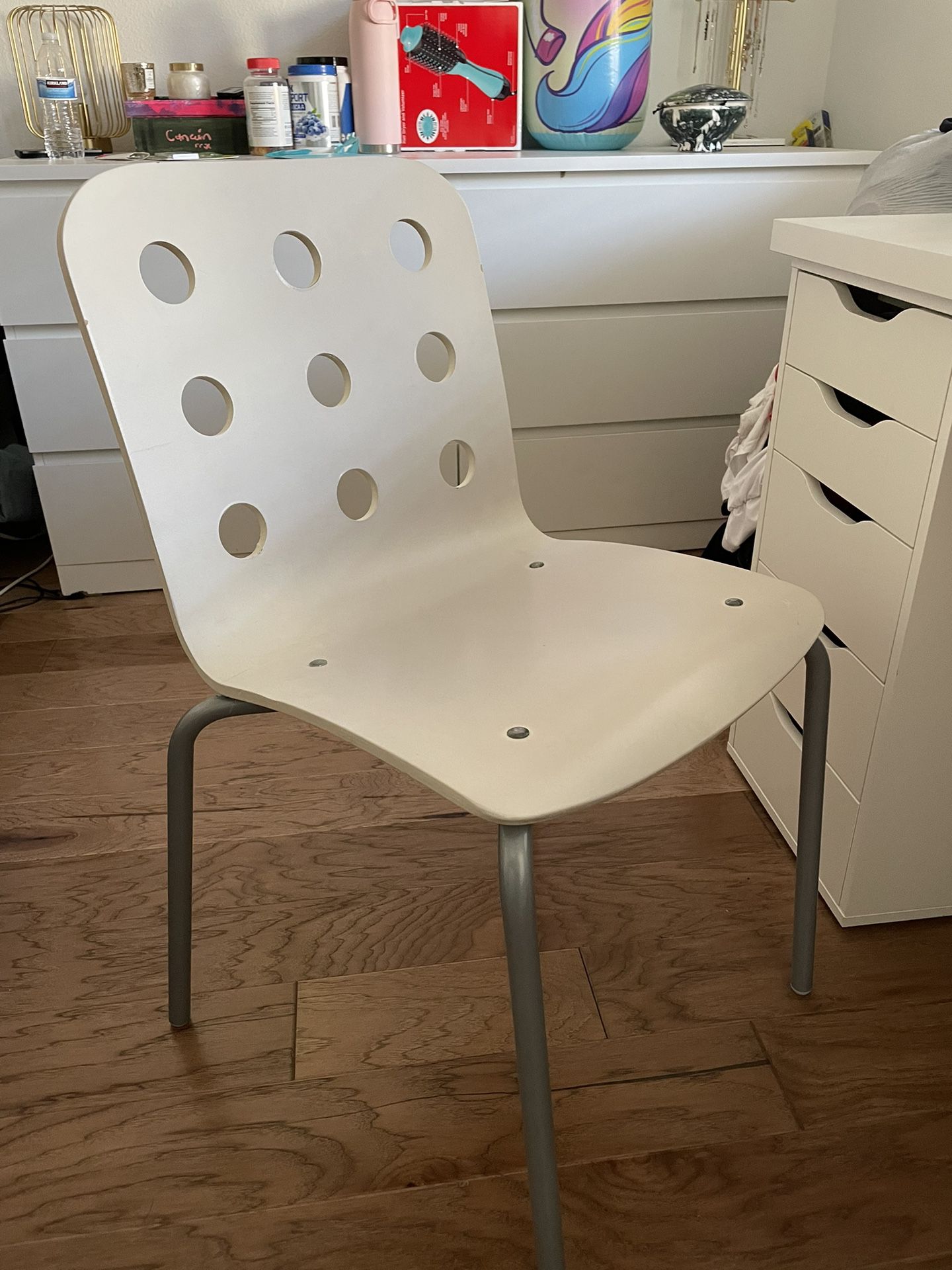 desk/vanity chair 