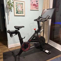 Peloton Bike With Shoes Included 