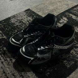 Bottega Veneta Size 45