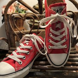 Kids Size 5- Converse Product Red All Star Low Top Chuck Taylor’s