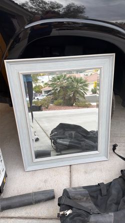 Wall mirror