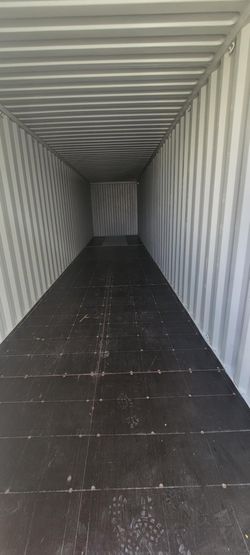 WIND & WATERTIGHT 20’ & 40’ SHIPPING CONTAINERS!