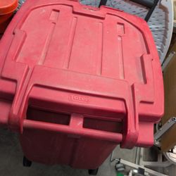 Trash Cans 