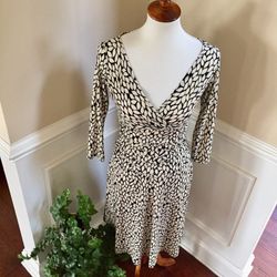 Cute Casual Dress - Size 4 - Almost New