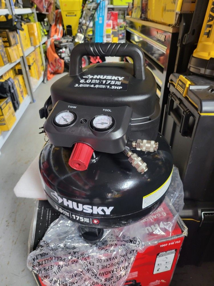 HUSKY CORDED 6 GALLONS AIR COMPRESSOR NEW