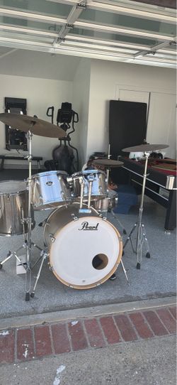 Pearl Export 5-Piece Acoustic Drum Kit in a metallic/silver finish with Zildjian Planet Z Cymbals