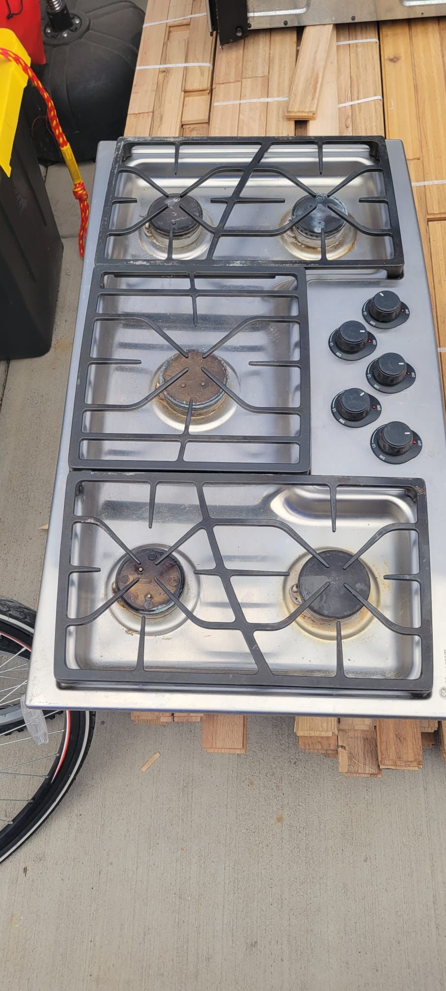 Kitchen island Cooktop With Vent