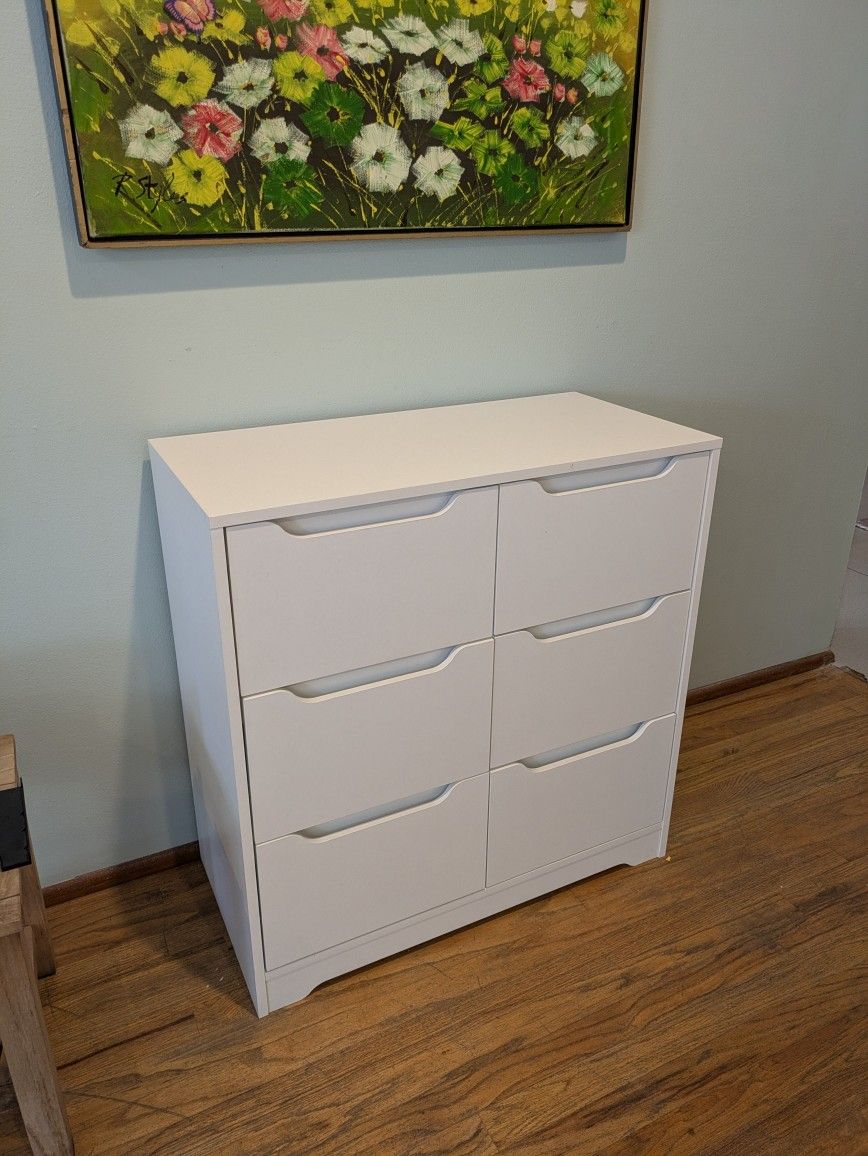 Small 6 Drawer Dresser Or Cabinet