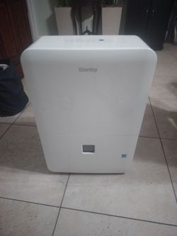 Danby  50 Pint Model DDRO50 B JP WD B  ME 6 Dehumidifier With  Pump in White House 35 Pint  2 Speed  Built  in  pomp DH 35.Kiscle