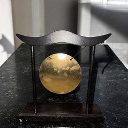 Desktop Gong Chinese Percussion Instrument Table Art Adornment Black Wooden Stand Feng Shui Brass Gong with Stand and Mallet