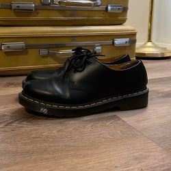 Doc Martens 1461 Smooth Leather Size 8L/7M