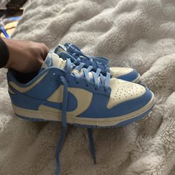university blue dunks size 9