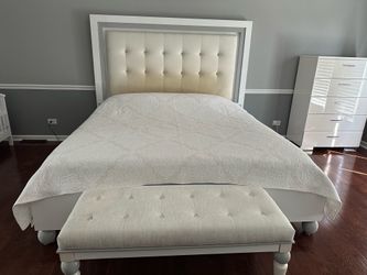 King bed with bench and Mirror dresser.