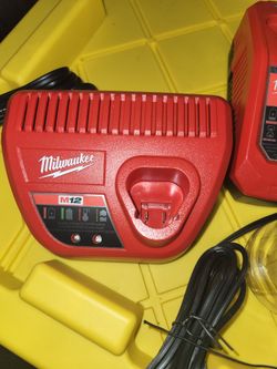 Milwaukee M12 Charger