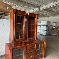 Wooden display cabinet set