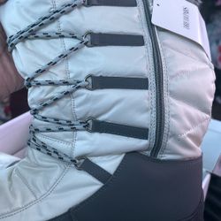 Snow Boots