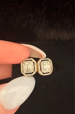 14k gold VS diamond earrings screw backs