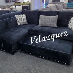 ✅️✅️2 pc black velvet sectional sofa set pull out sleep area with reversible pop up storage chaise nail head trim tufted accents✅️