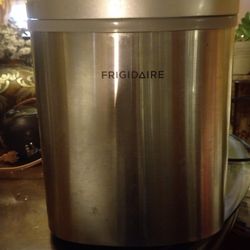 Frigidaire Ice Maker