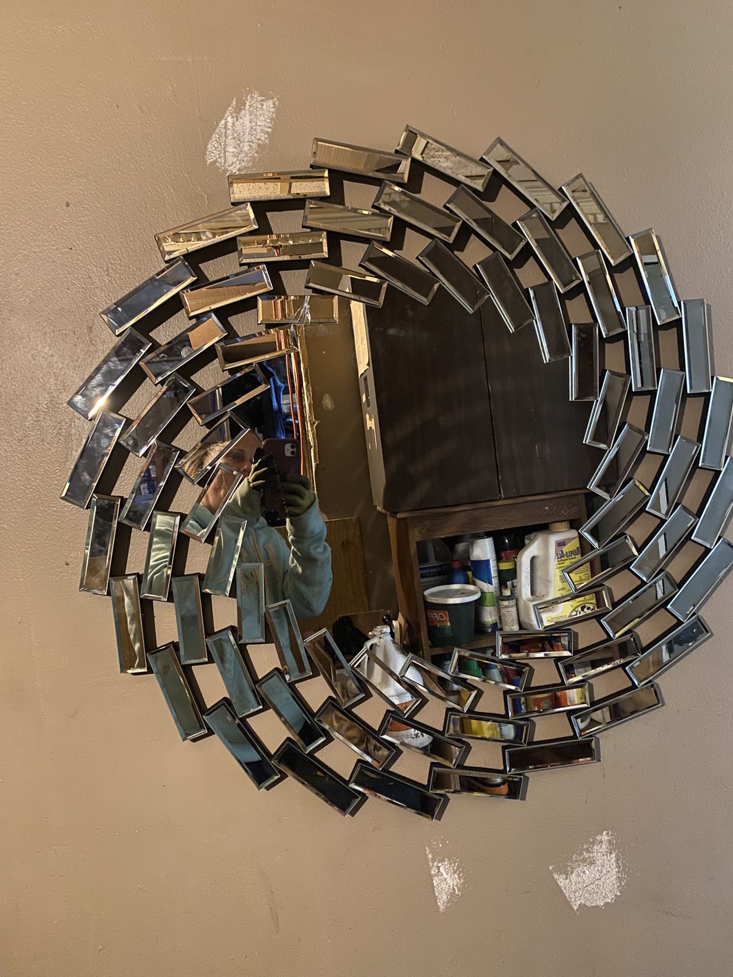 SHYFOY 31.5'' Round Mirror Wall Decor Beveled