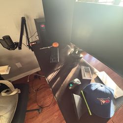 Desktop Setup (Everything included)