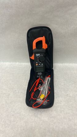 Klein cl800 multimeter tool like new with cords in case