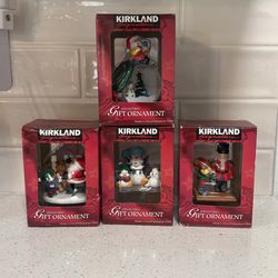 4 KIRKLAND SIGNATURE ORNAMENTS 