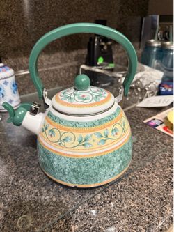 Tea pot