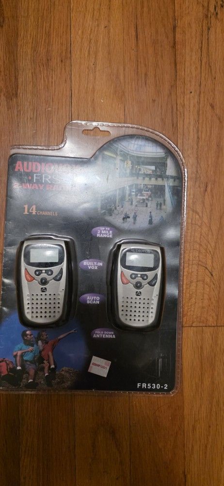 AUDIOVOX WALKIE TALKIES
