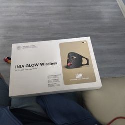 Inia Glow Wireless Light Therapy Mask
