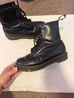 Dr. Martens in black  women’s