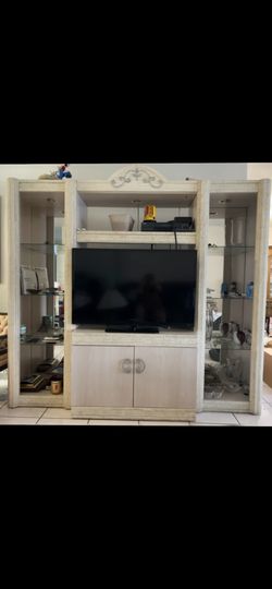 WALL UNIT