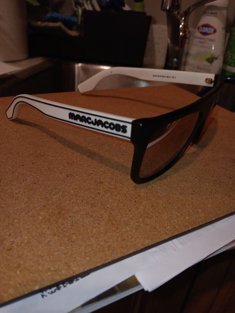 Brand New Marc Jacob's Sunglasses W/case
