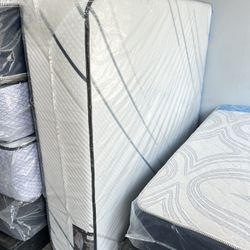 MATTRESS SELLERS. BRAND 🆕 TWIN SIZE $110 FULL SIZE MATTRESS $175. QUEEN SIZE $199. KING SIZE MATTRESS $339 LOCATION 303 POCASSET AVE PROVIDENCE RI 