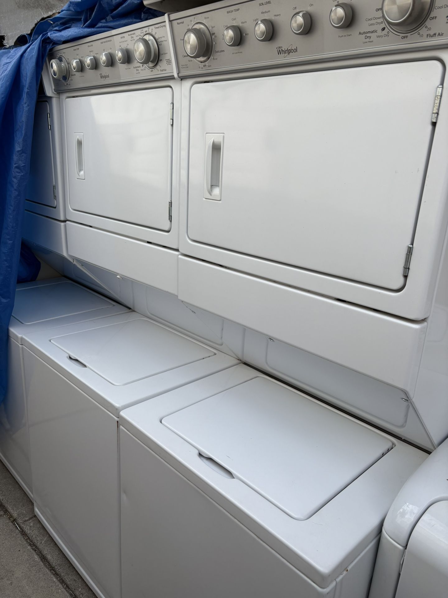 Whirlpool 27 Stacked Washer Dryer Gas