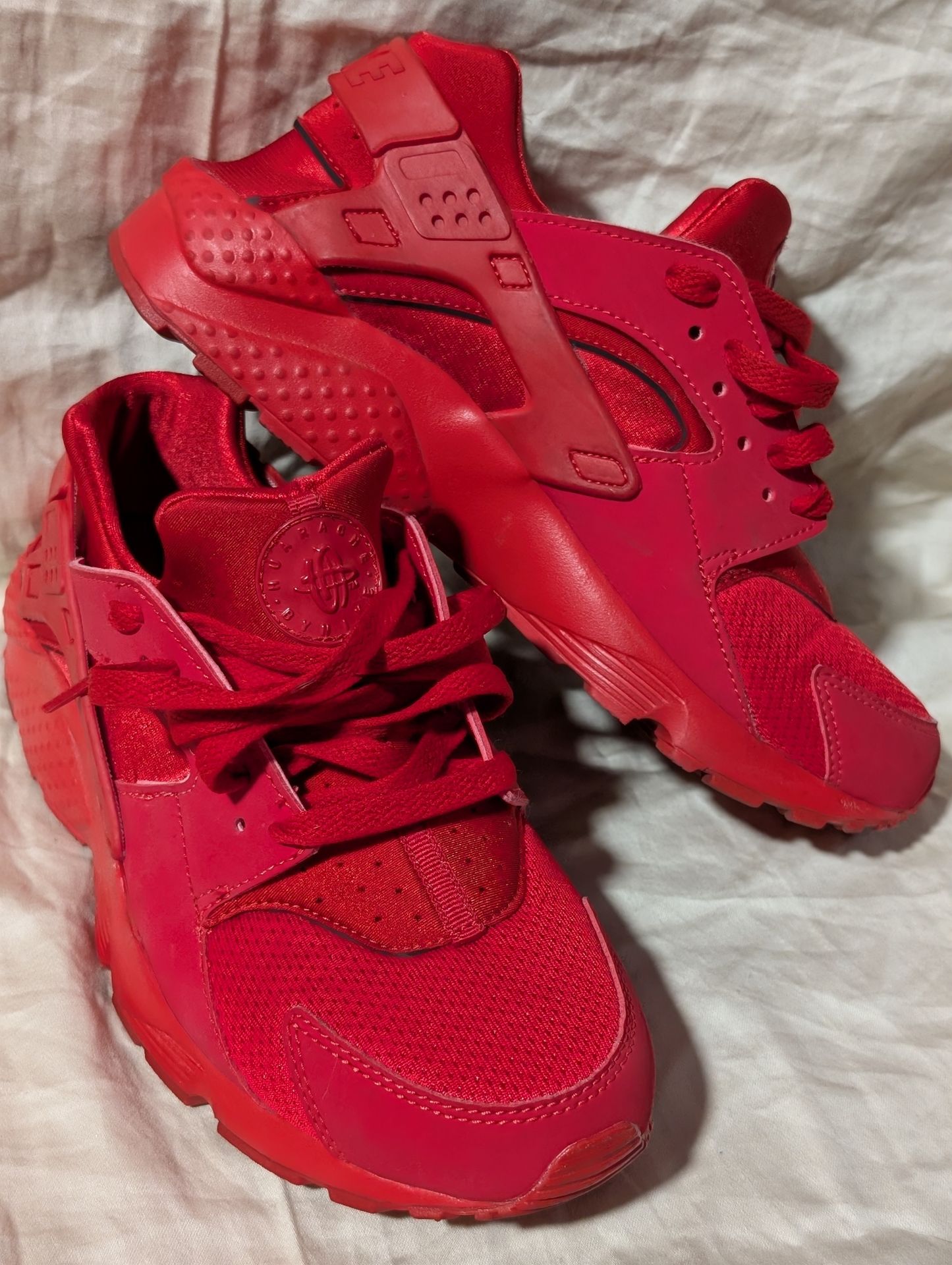 Nike Air Huarache Size 7y