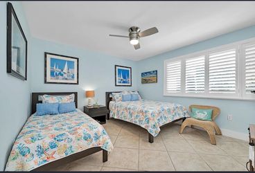 Matching Bedroom Set w/ Mattresses + Nightstands + Accent Chair