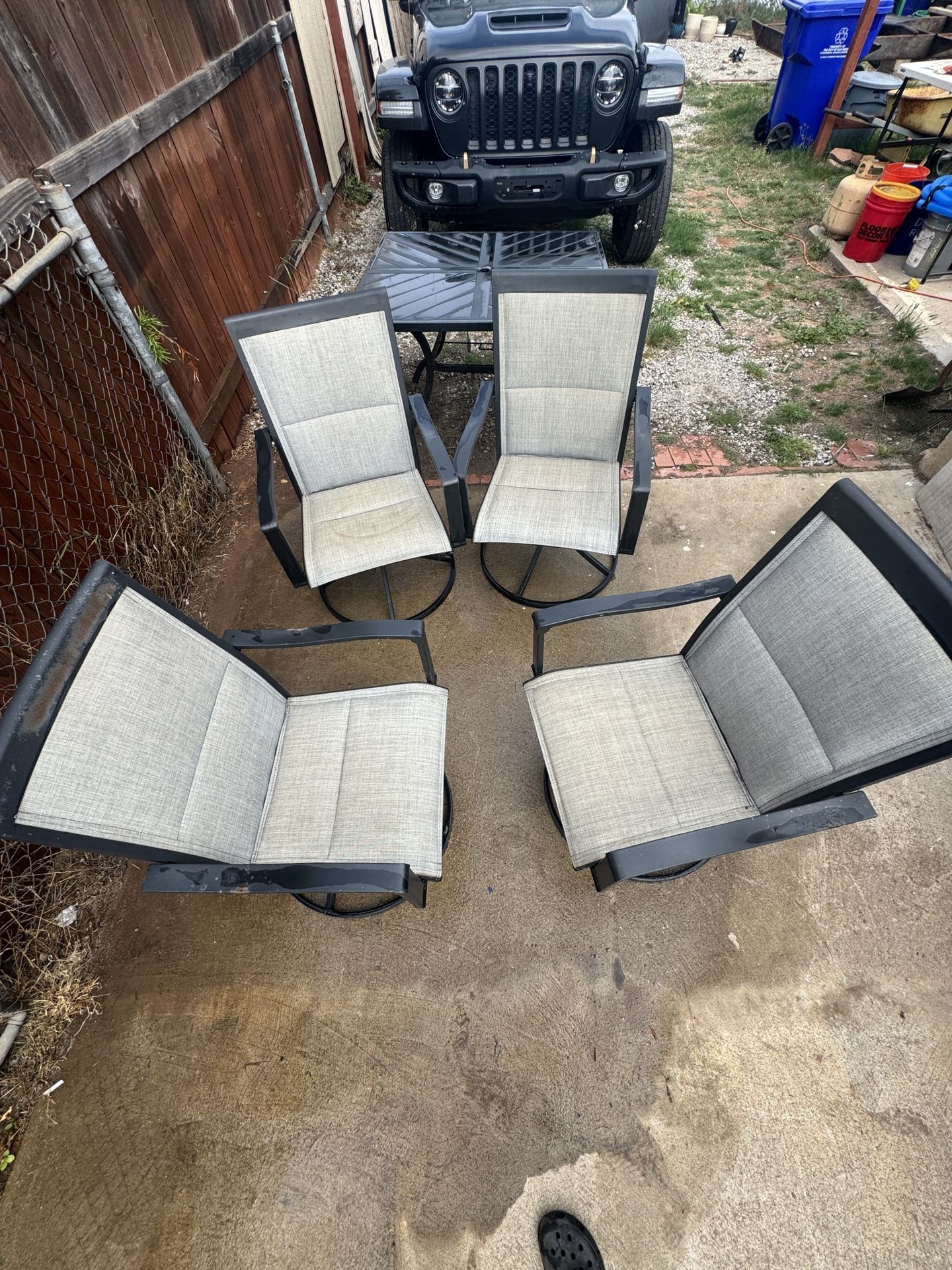 5 Pc Chairs And Table. Outdoor. Metal
