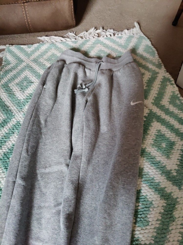 Nike Women's Phoenix Fleece High-Waisted Joggers