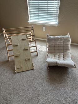 Wooden Pikler Triangle with Climbing Ramp