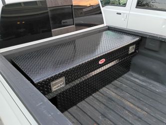 Flushmount toolbox