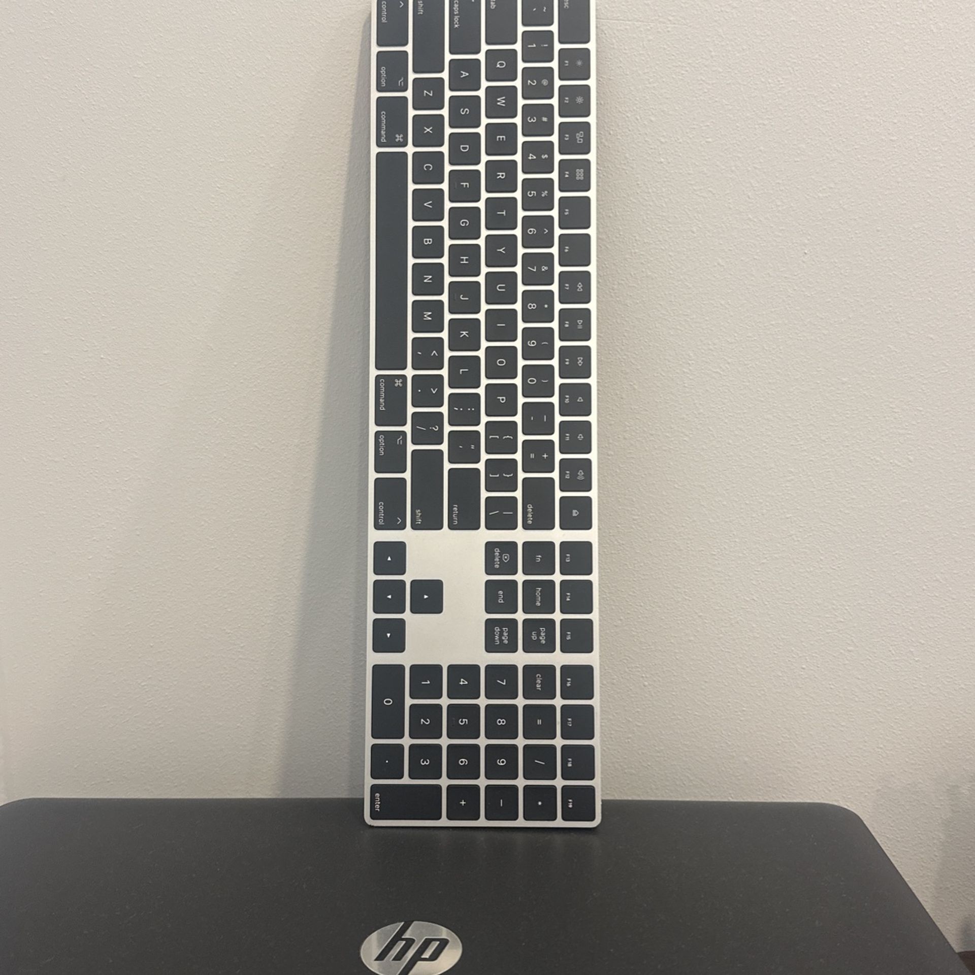 Apple Keyboard with Numeric Keypad