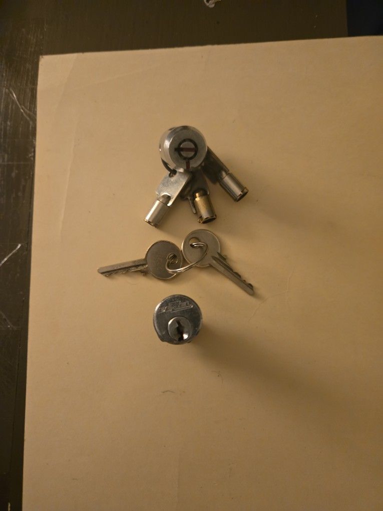 Storage Locker Locks With Keys
