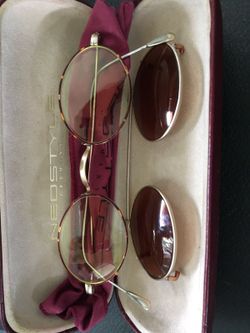 Neostyle eyeglases