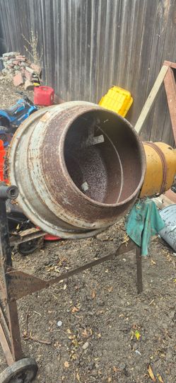 Cement mixer