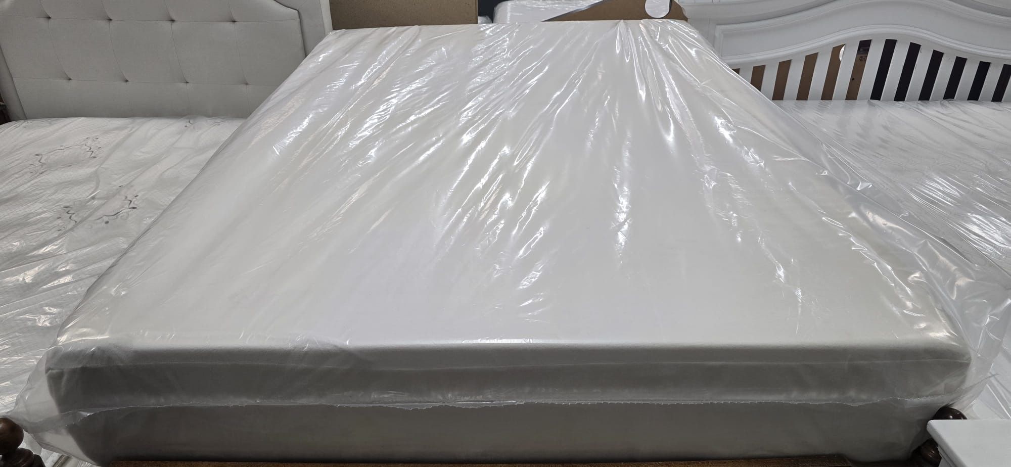 FULL SIZE MATTRESS AND BOX SPRING  FREE DELIVERY ππ