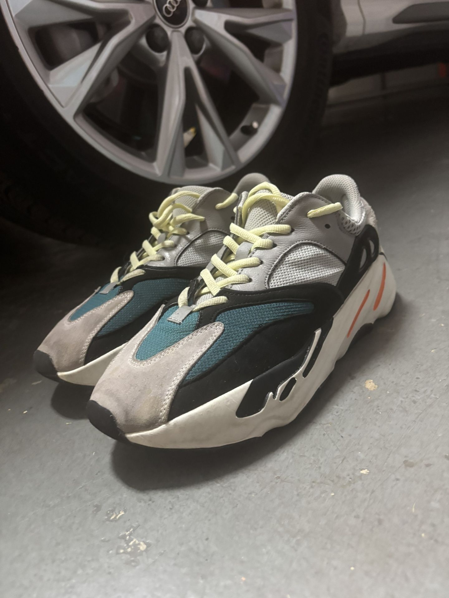 Adidas Yeezy Wave Runner 9.5