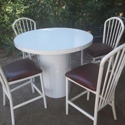 High top Dining Table And Chairs 