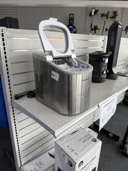 Frigidaire Ice maker 